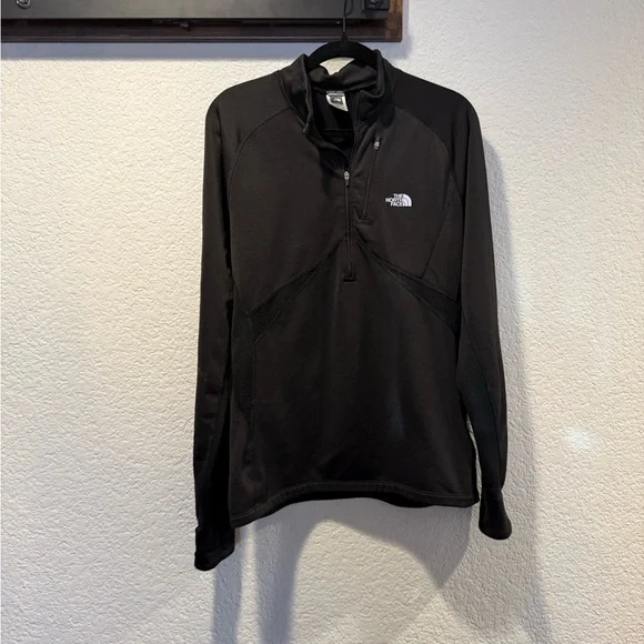 The North Face Black Half-Zip Performance Pullover - Picture 2 of 6